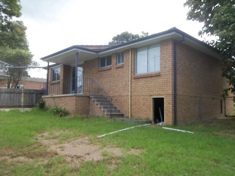 8 Elphin Street, Tahmoor NSW 2573