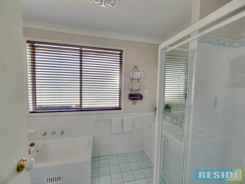 1 Westbourne Avenue, Thirlmere NSW 2572