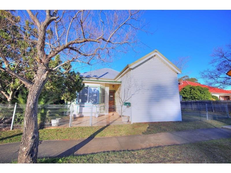 86 Westbourne Avenue, Thirlmere NSW 2572