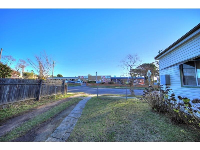 86 Westbourne Avenue, Thirlmere NSW 2572