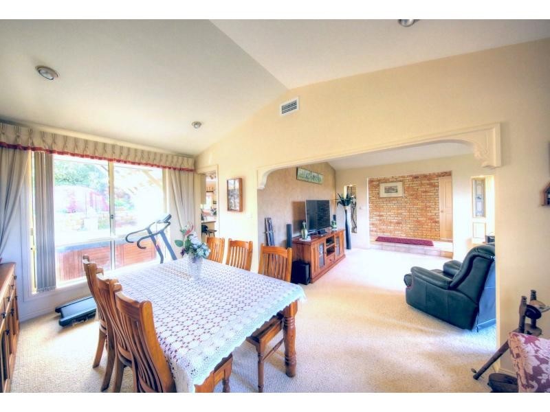 6 Bottlebrush Close, Picton NSW 2571