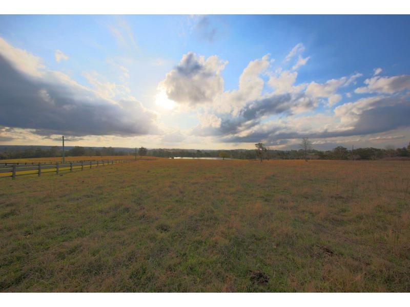 8 Crawford Creek Place, Razorback NSW 2571