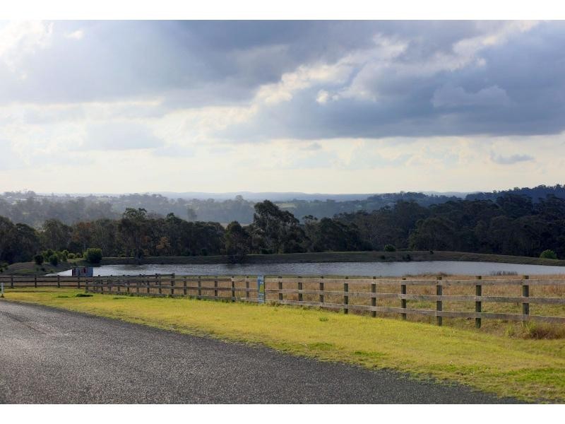 8 Crawford Creek Place, Razorback NSW 2571