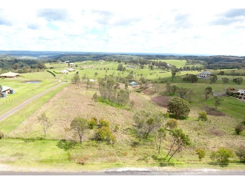 262 Donalds Range Road, Razorback NSW 2571