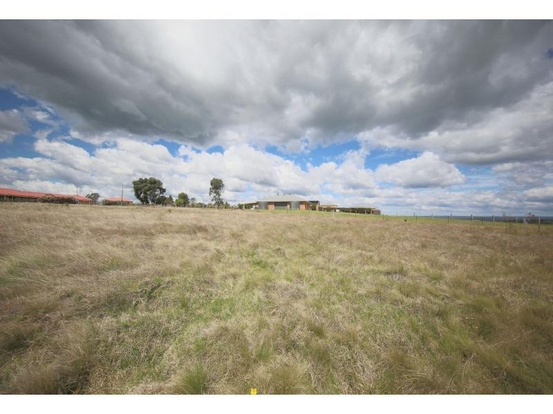 262 Donalds Range Road, Razorback NSW 2571