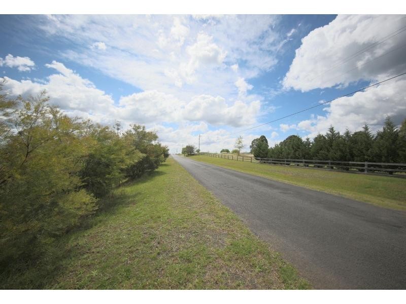 262 Donalds Range Road, Razorback NSW 2571