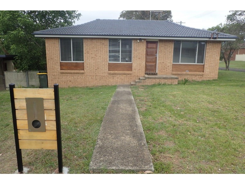 8 Elphin Street, Tahmoor NSW 2573