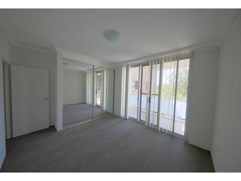 11/41 Santana Road, Campbelltown NSW 2560