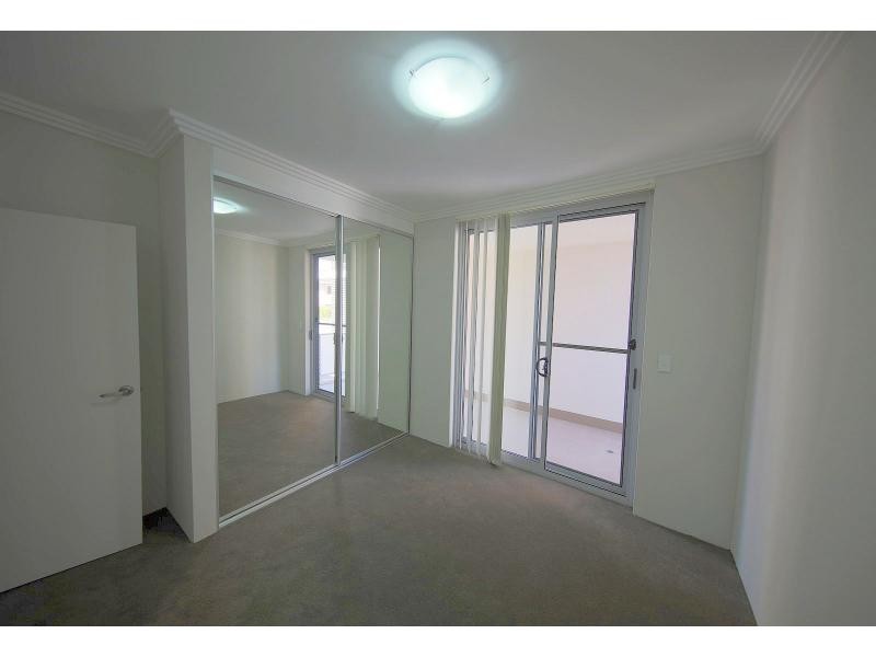 11/41 Santana Road, Campbelltown NSW 2560