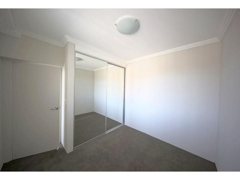 11/41 Santana Road, Campbelltown NSW 2560