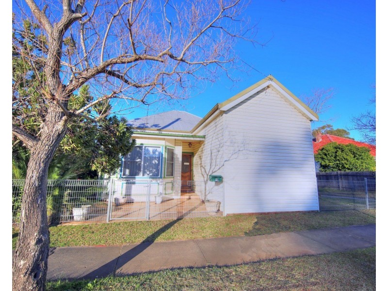 86 Westbourne Avenue, Thirlmere NSW 2572