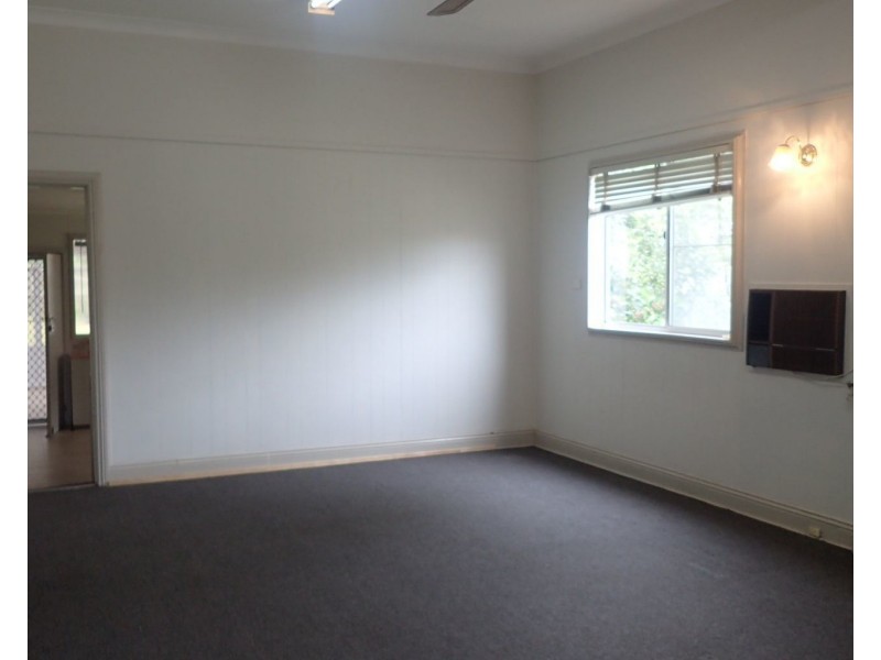 86 Westbourne Avenue, Thirlmere NSW 2572