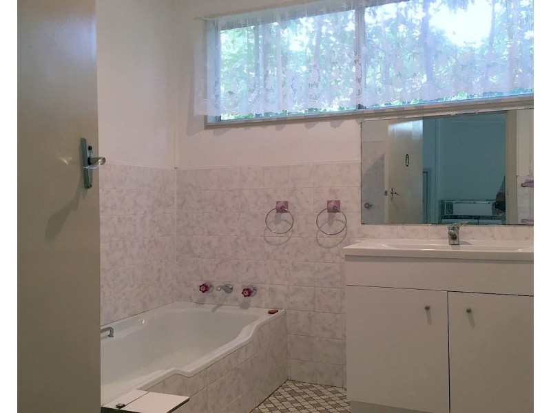 86 Westbourne Avenue, Thirlmere NSW 2572