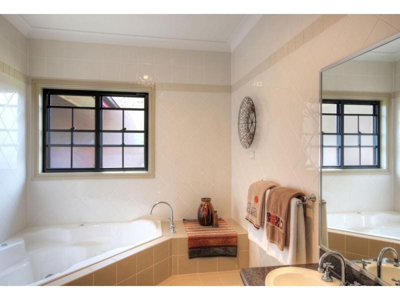 32 The Grange, Picton NSW 2571