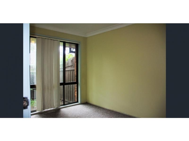 Unit 7/27 Waratah Crescent, Macquarie Fields NSW 2564