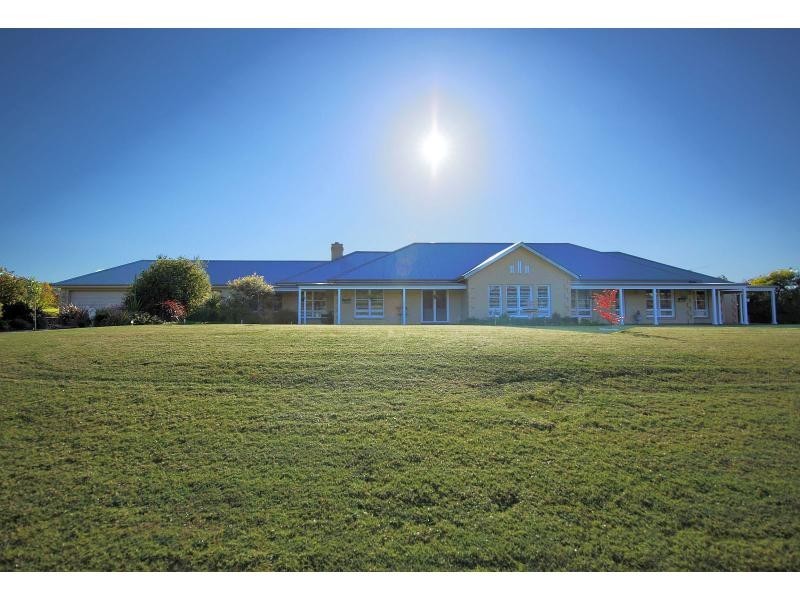 11 The Grange, Picton NSW 2571