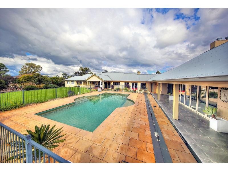 11 The Grange, Picton NSW 2571