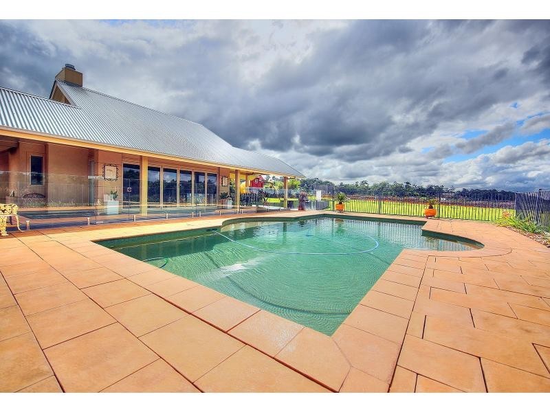 11 The Grange, Picton NSW 2571