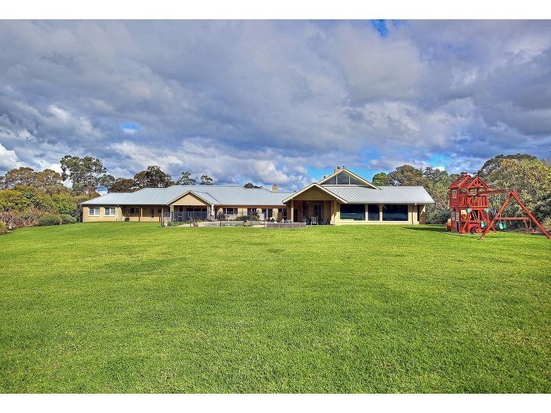 11 The Grange, Picton NSW 2571