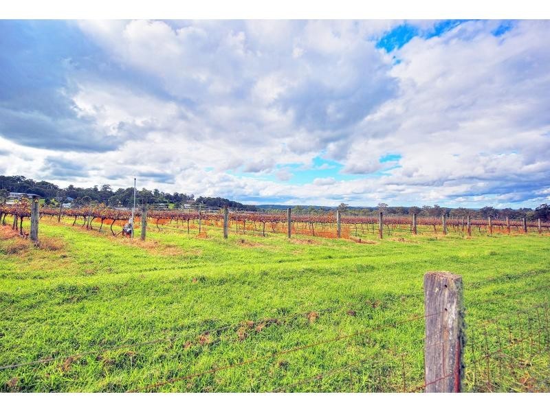 11 The Grange, Picton NSW 2571