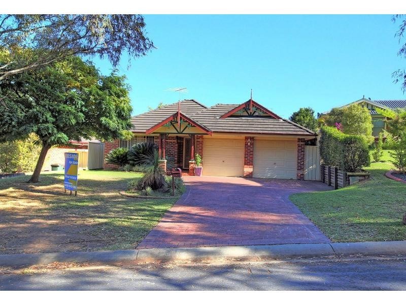 15 Solander Place, Mount Annan NSW 2567