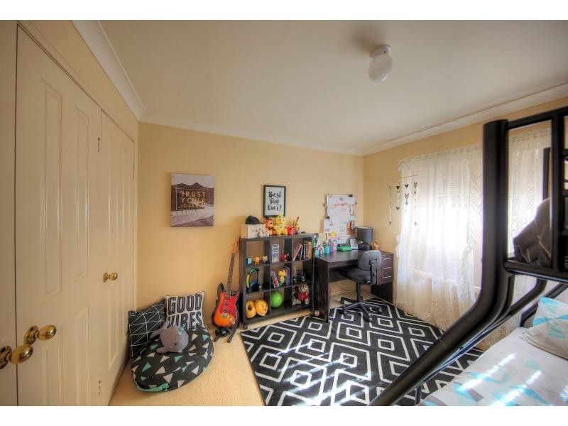 15 Solander Place, Mount Annan NSW 2567