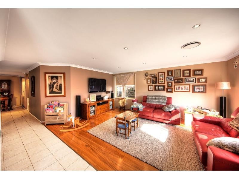 3 Spoonbill Way, Mount Annan NSW 2567