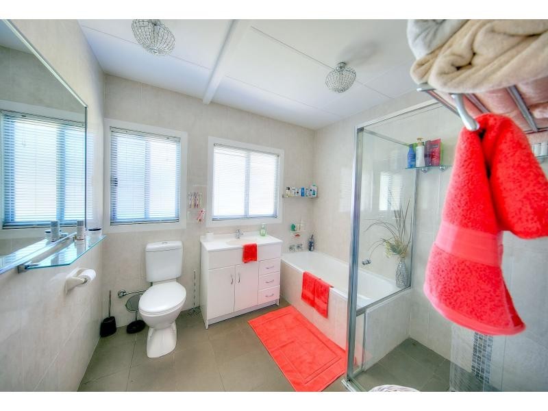 353 Thirlmere Way, Thirlmere NSW 2572