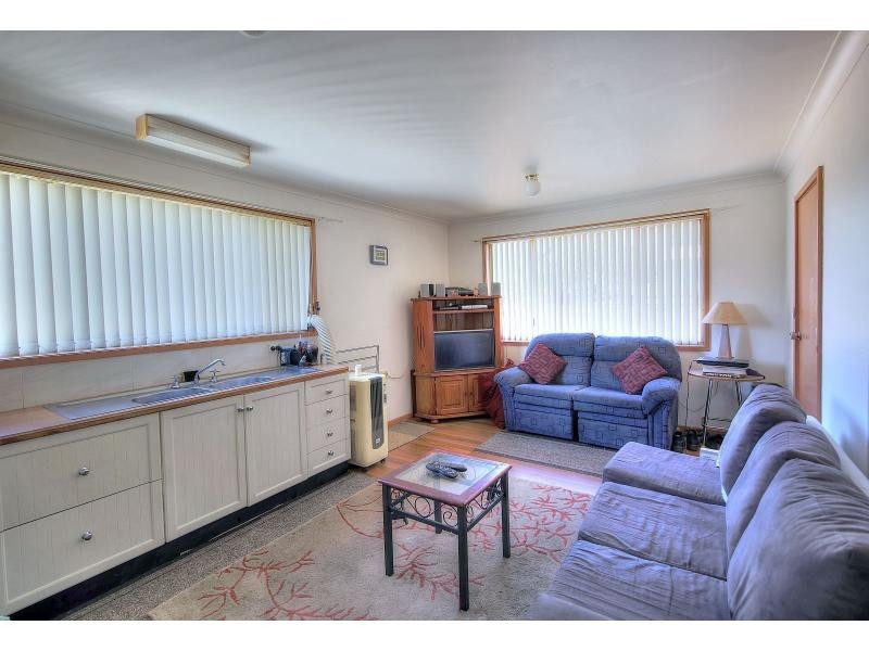 353 Thirlmere Way, Thirlmere NSW 2572