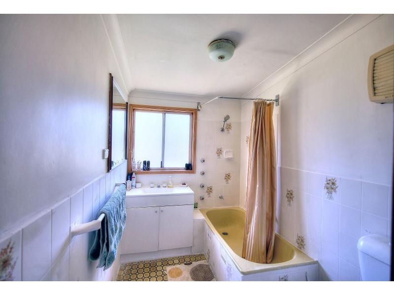 353 Thirlmere Way, Thirlmere NSW 2572