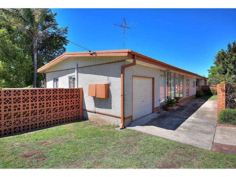 353 Thirlmere Way, Thirlmere NSW 2572