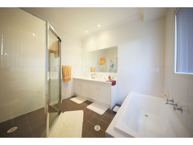 4 The Briars, Picton NSW 2571