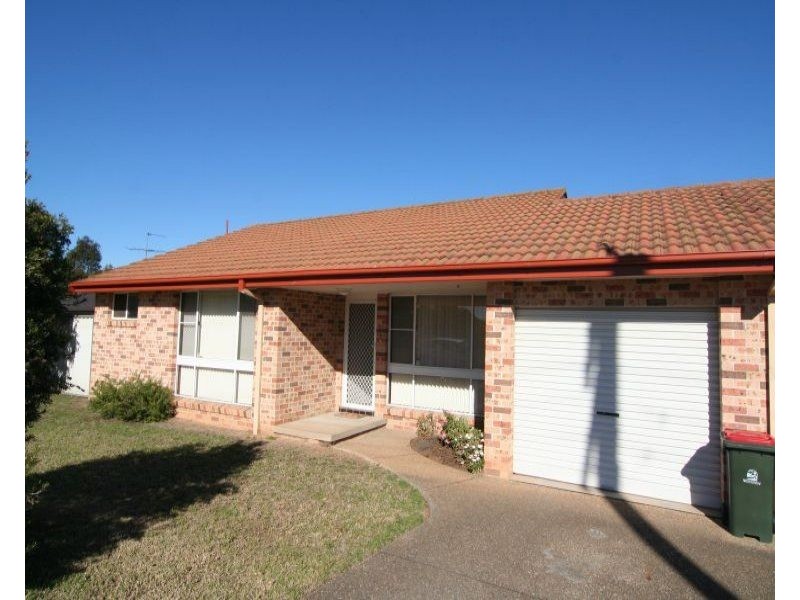2/24 Station Street, Douglas Park NSW 2569