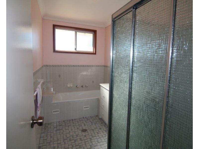 2/24 Station Street, Douglas Park NSW 2569