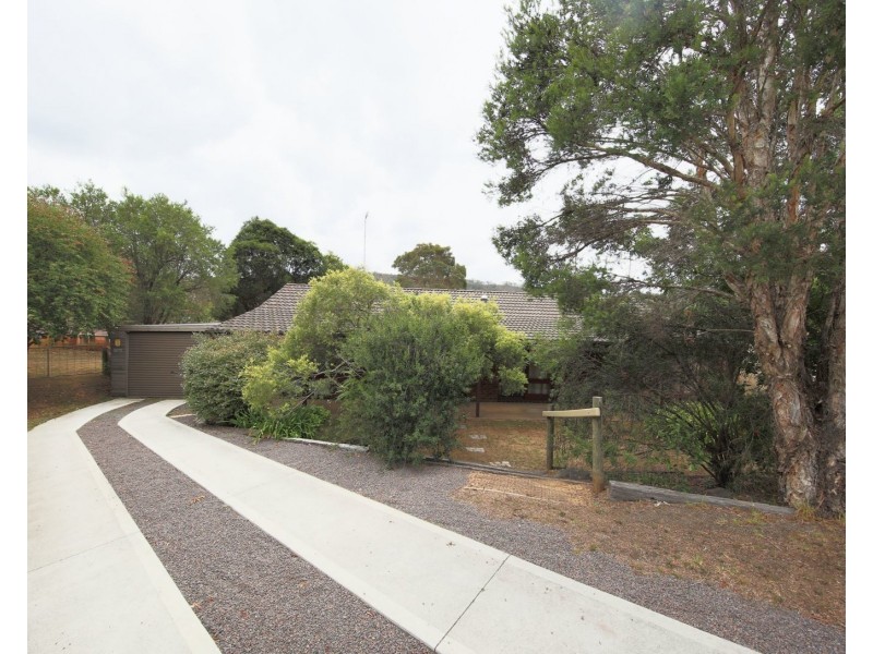 15 Middleton Place, Picton NSW 2571