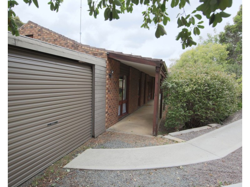 15 Middleton Place, Picton NSW 2571