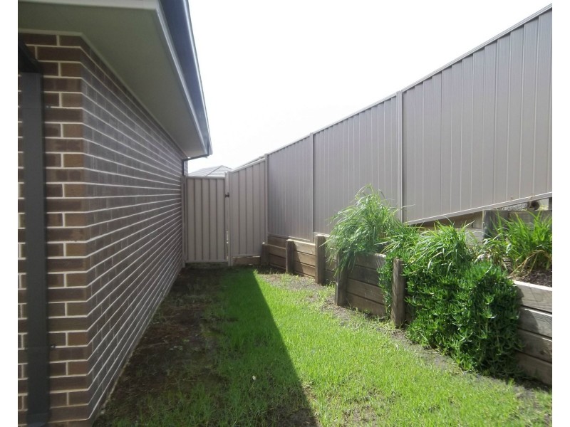 2 Thompson Place, Tahmoor NSW 2573