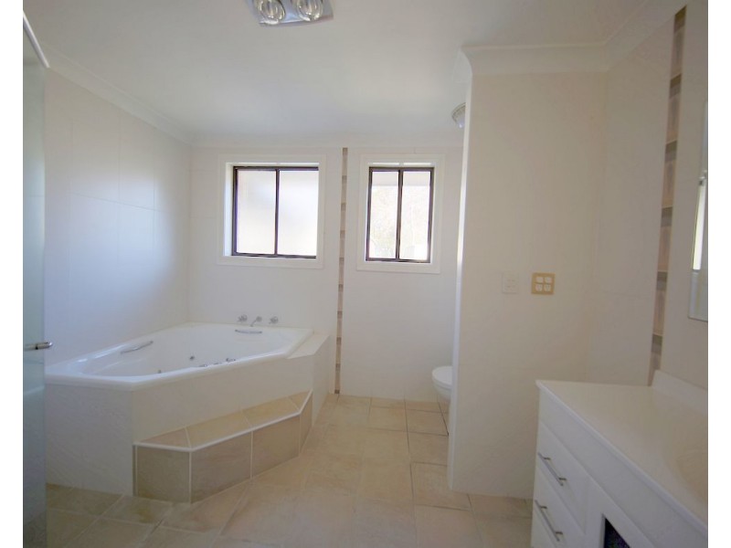 10 Harley St, Yanderra NSW 2574