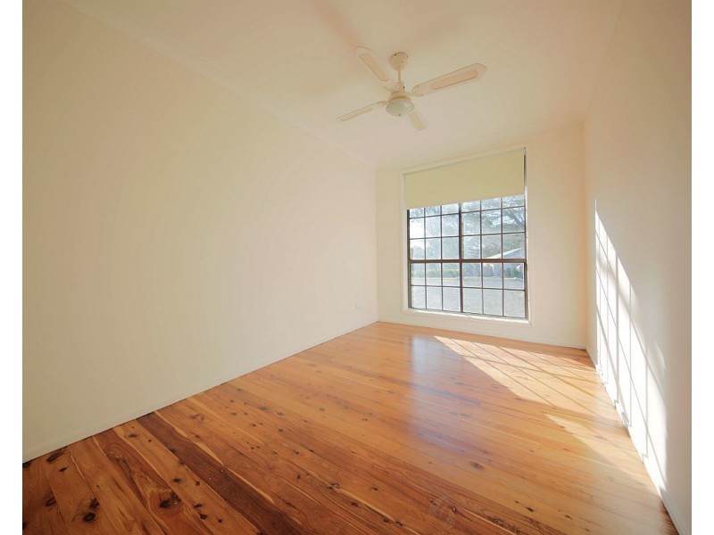 10 Harley St, Yanderra NSW 2574