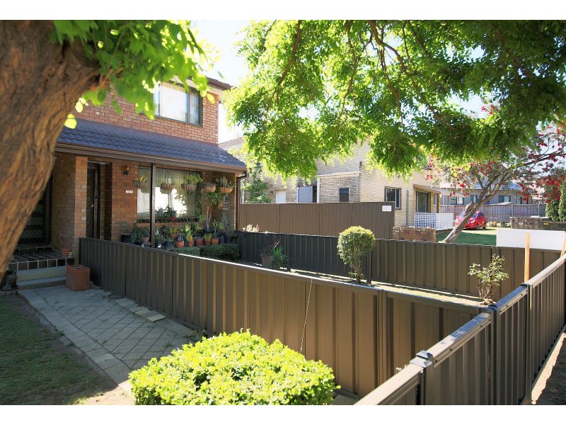 2/133 Menangle St, Picton NSW 2571