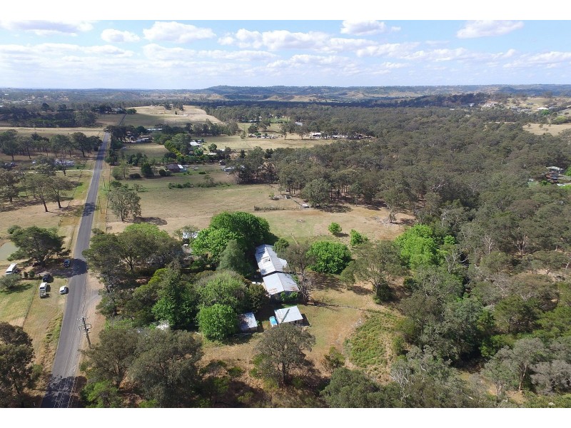 40 Nixon Rd, Thirlmere NSW 2572