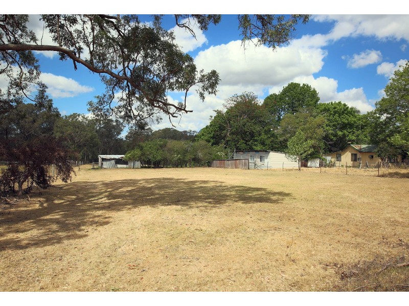 40 Nixon Rd, Thirlmere NSW 2572