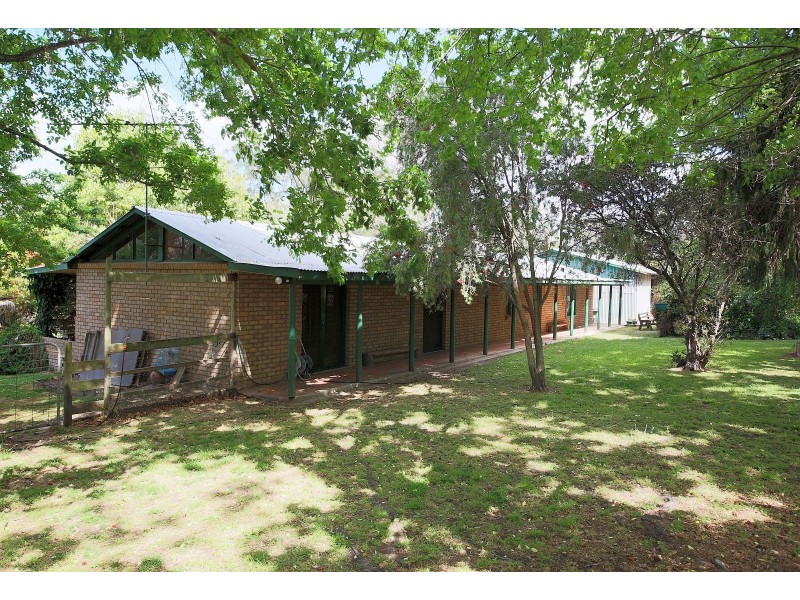 40 Nixon Rd, Thirlmere NSW 2572