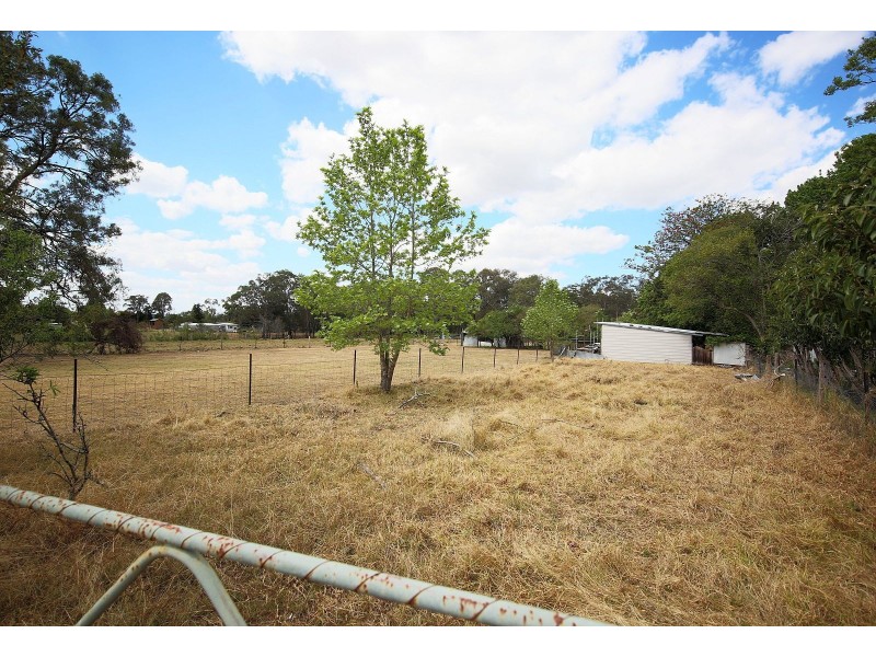 40 Nixon Rd, Thirlmere NSW 2572