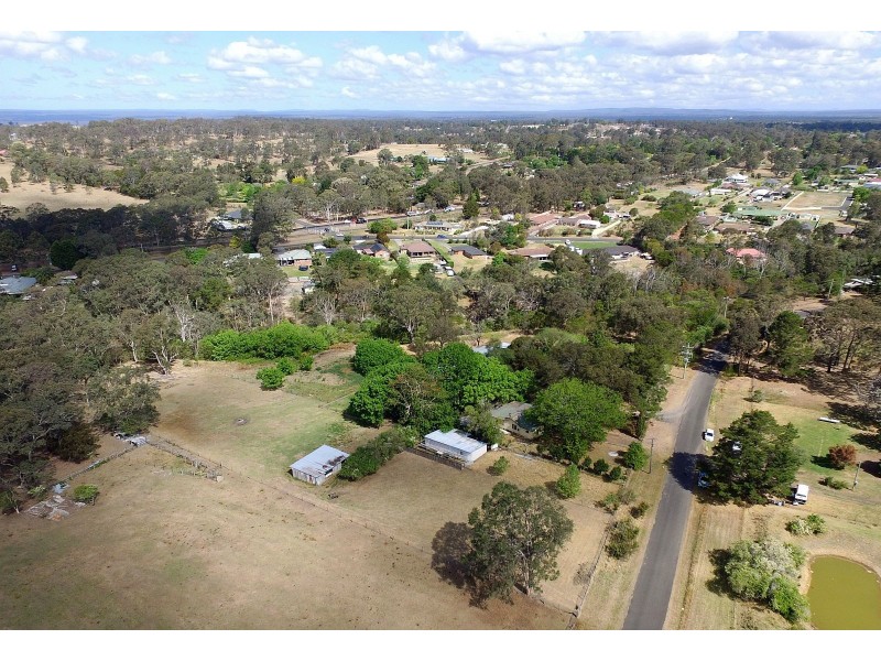 40 Nixon Rd, Thirlmere NSW 2572