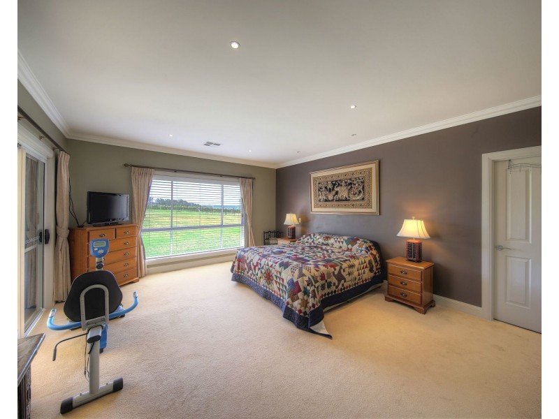 15 The Grange, Picton NSW 2571