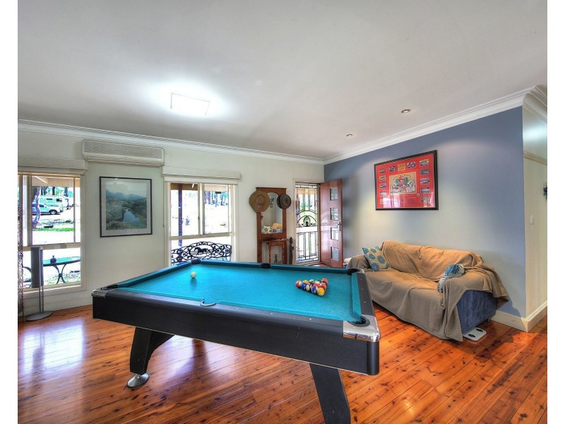 19 Mitchell Pl, Douglas Park NSW 2569