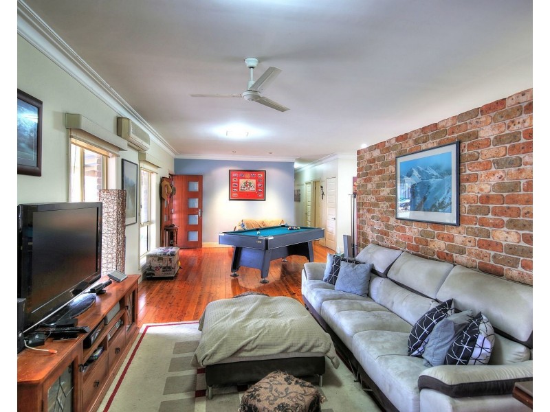 19 Mitchell Pl, Douglas Park NSW 2569