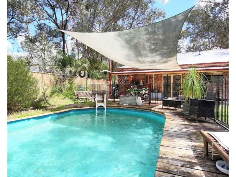 19 Mitchell Pl, Douglas Park NSW 2569