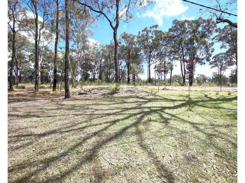 19 Mitchell Pl, Douglas Park NSW 2569